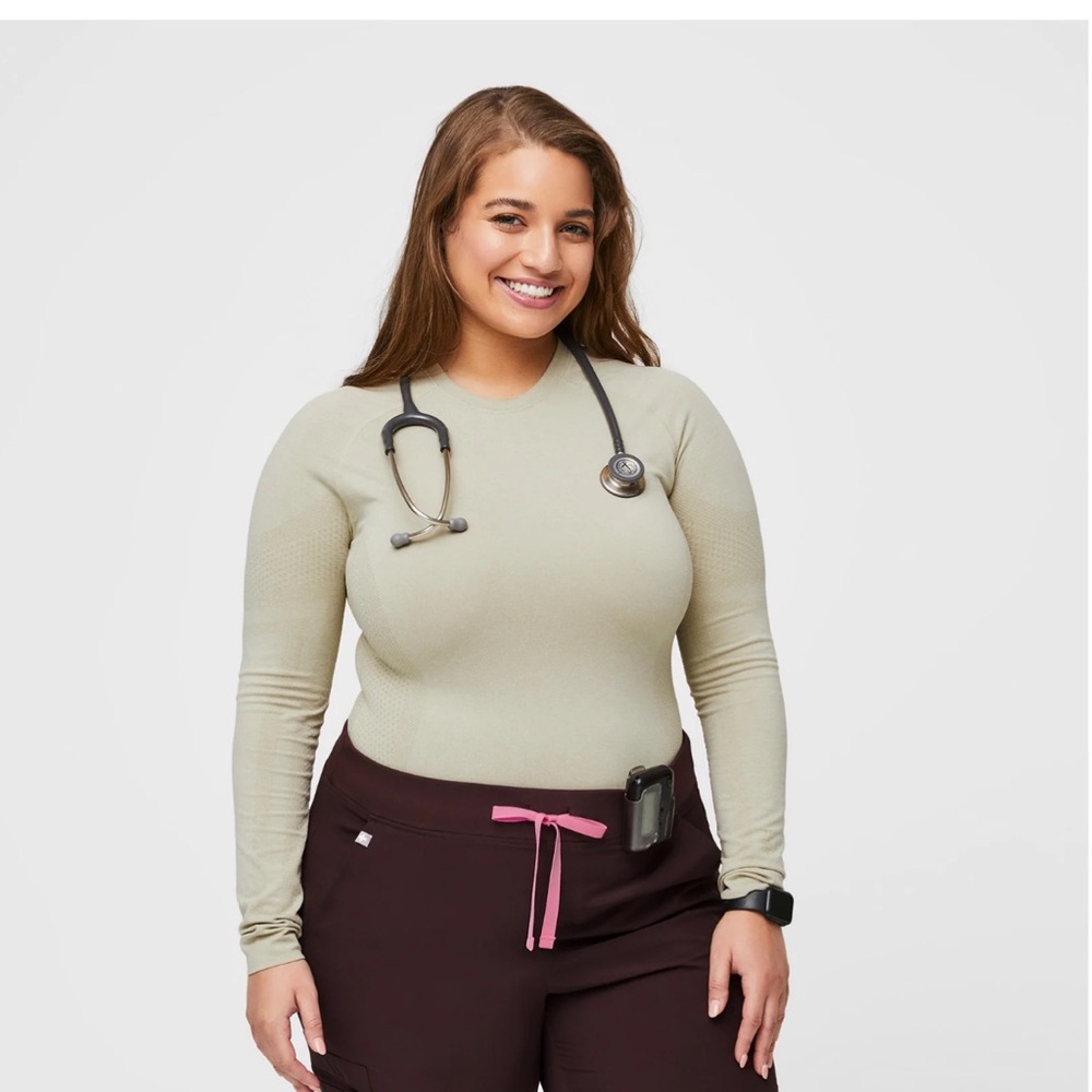 Figs under scrub top